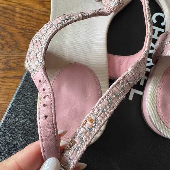 CHANEL 17C Pink Silver Tweed Thong CC Log Charm Slide Sandal - Picture 4 of 6